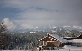 Hotel Highlands Park Gulmarg 4*